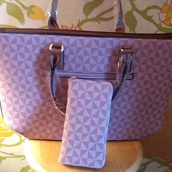 Fashion Handbag Purse - Picture 3 of 4